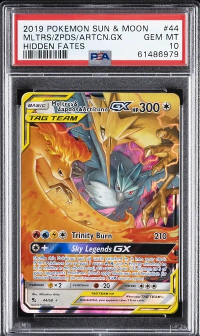 2019 POKEMON SUN & MOON HIDDEN FATES #44 MOLTRES & ZAPDOS & ARTICUNO GX PSA 10